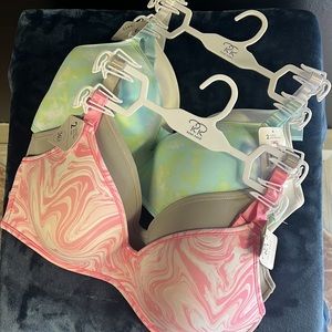 FOUR Wire Free Seamless Softly Padded Adjustable Strap Bras